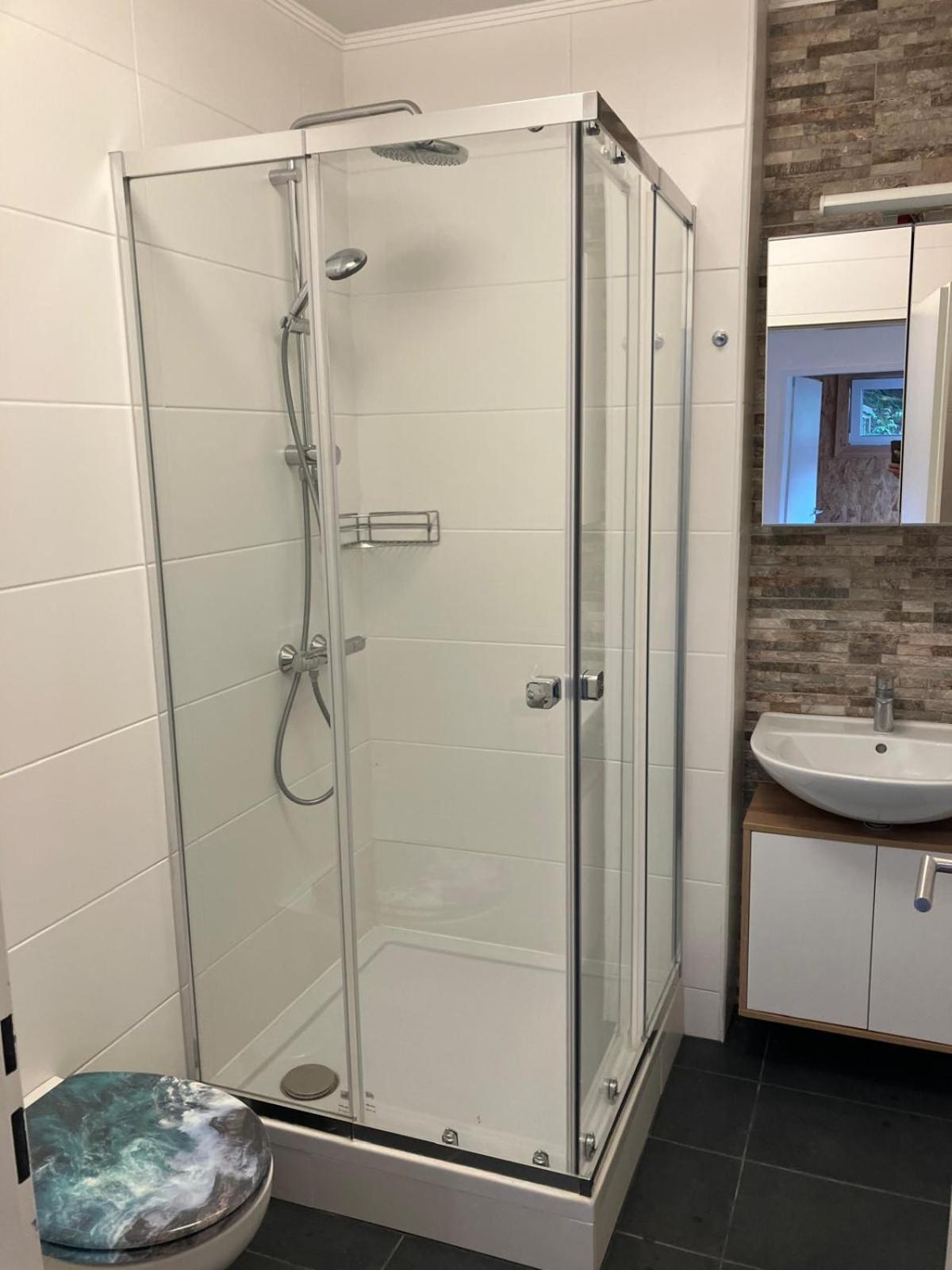 Schoene Wohnung Im Helenental Baden Exterior foto