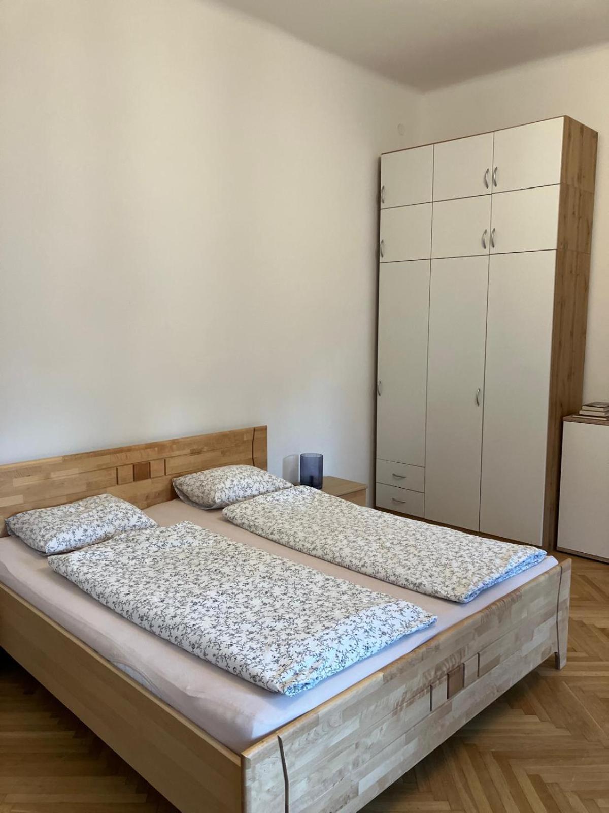 Schoene Wohnung Im Helenental Baden Exterior foto